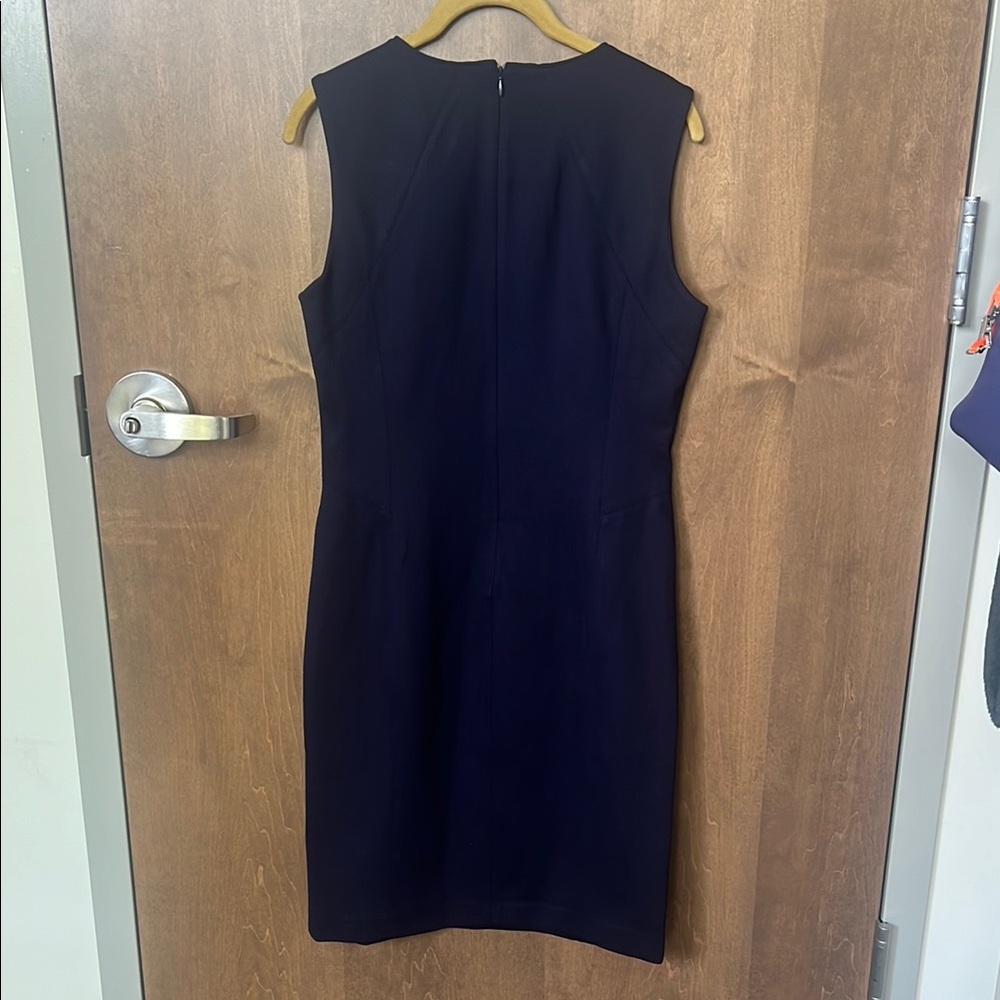 💙NWT Tahari Navy Sheath Dress – Size 8 💙 - Picture 4 of 7